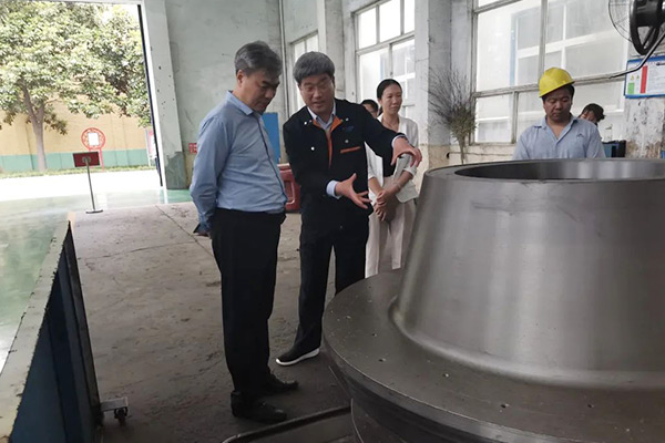 新鄉(xiāng)市委副書記王新軍蒞臨長(zhǎng)城公司調(diào)研指導(dǎo) 新鄉(xiāng)市委副書記王新軍蒞臨長(zhǎng)城公司調(diào)研指導(dǎo)