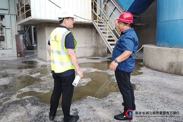 長(zhǎng)城團(tuán)隊(duì)深入礦渣微粉生產(chǎn)一線 長(zhǎng)城團(tuán)隊(duì)深入礦渣微粉生產(chǎn)一線