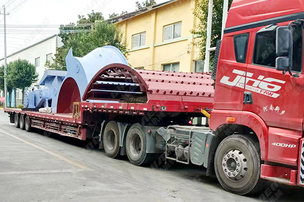 湖北年產(chǎn)60萬噸鋼渣線搖臂、磨輥等發(fā)貨